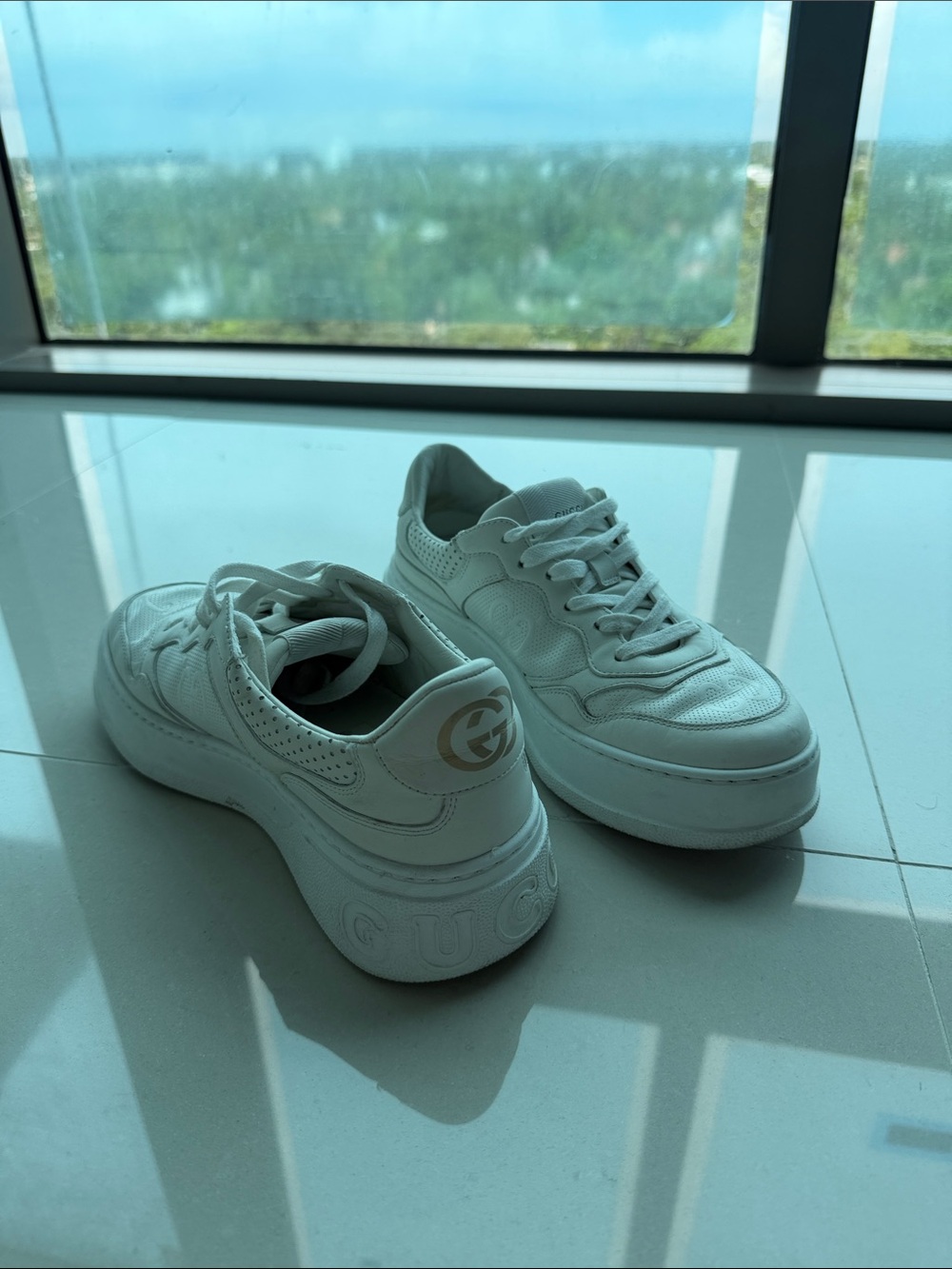 Gucci White Platform Leather Sneakers with Gold Logo Accent